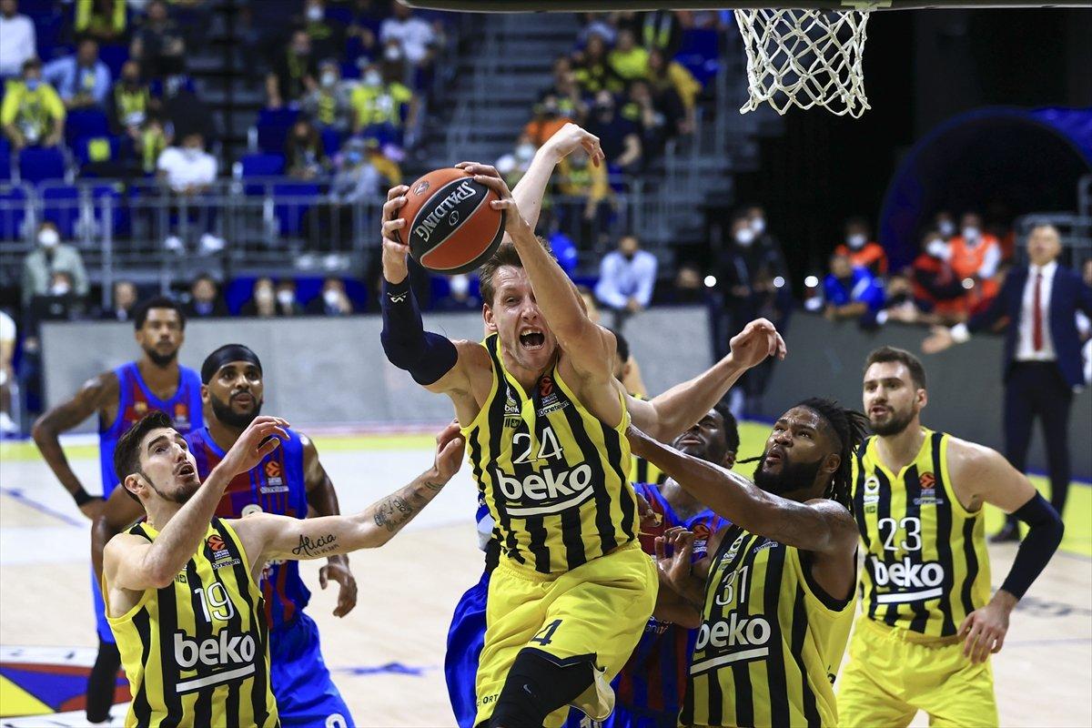 Fenerbahçe Beko, Barcelona'ya 74-76 mağlup oldu