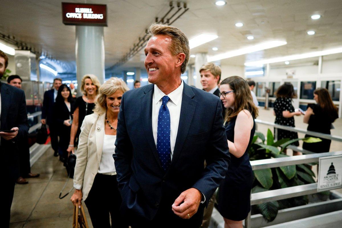 Senato, ABD'nin Ankara Büyükelçiliğine aday gösterilen Jeff Flake'i onayladı