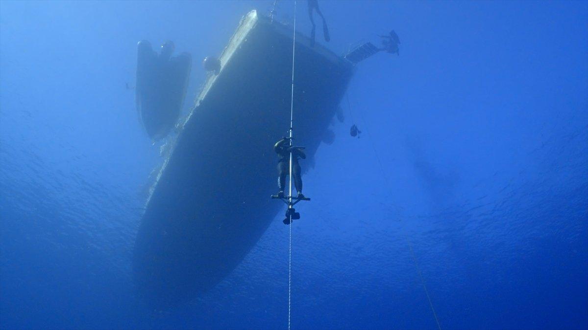 Şahika Ercümen 100 metrelik dalışla dünya rekoru kırdı