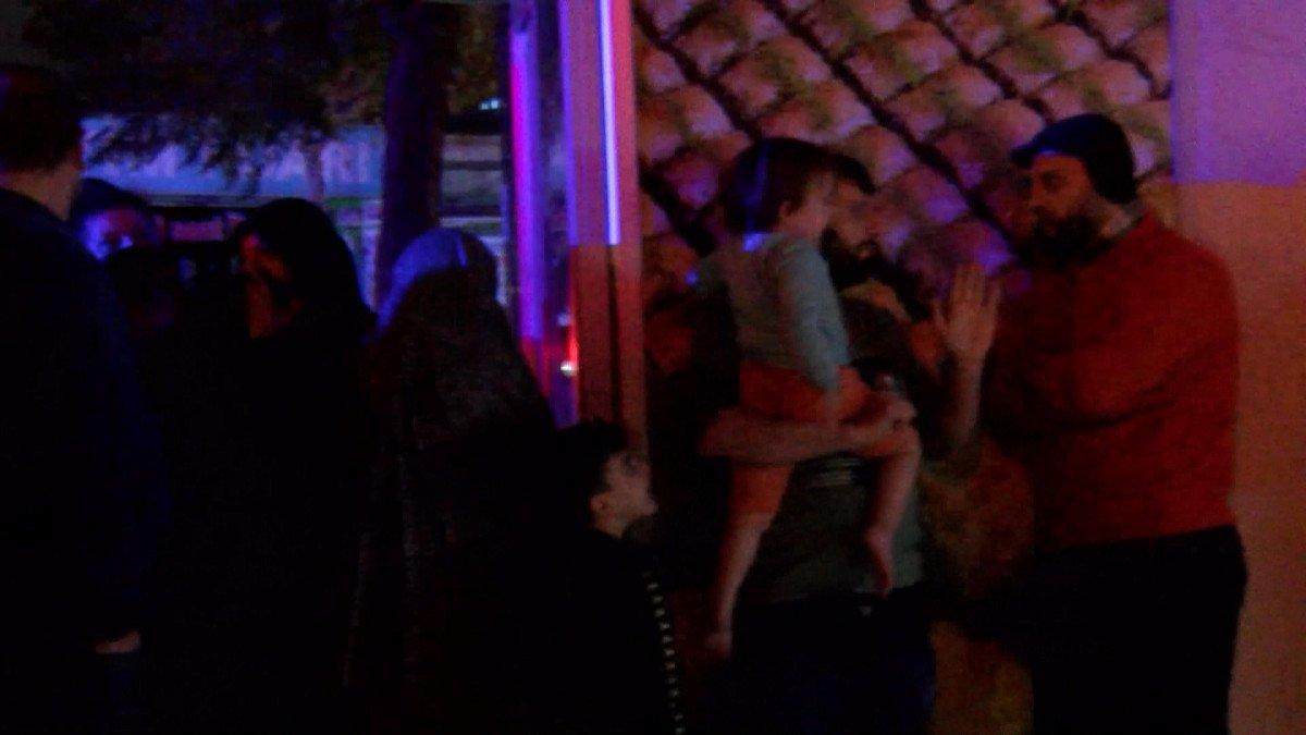 Bağcılar'da 4 katlı binada çıkan yangında kocasını içerde sanarak ağladı