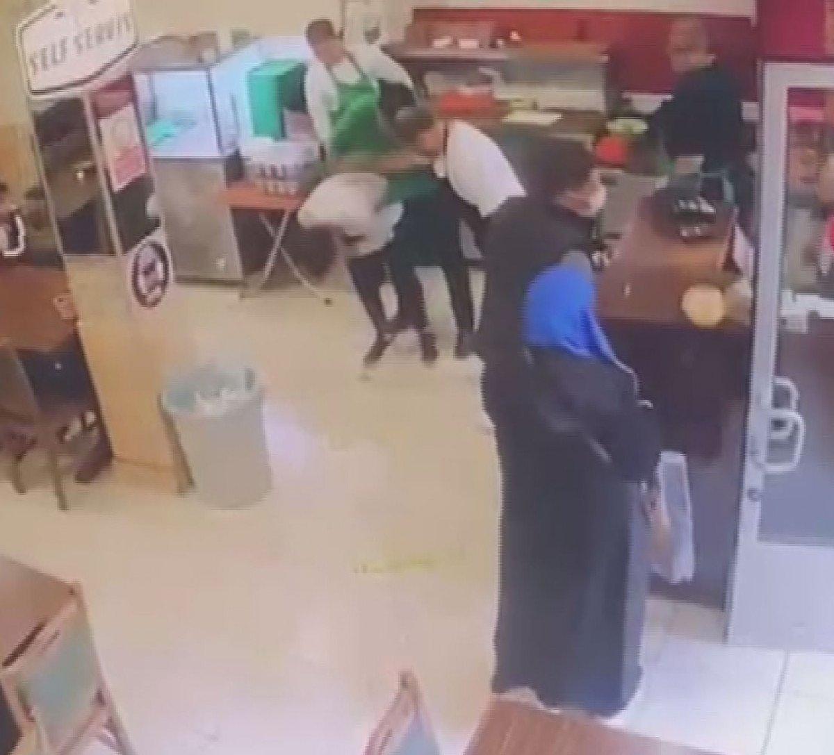 Konya'da soluk borusuna ekmek kaçan müşteriyi, çalışanın müdahalesi kurtardı