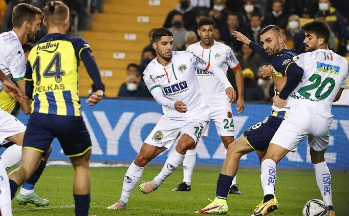 Fenerbahçe'de savunma alarm veriyor