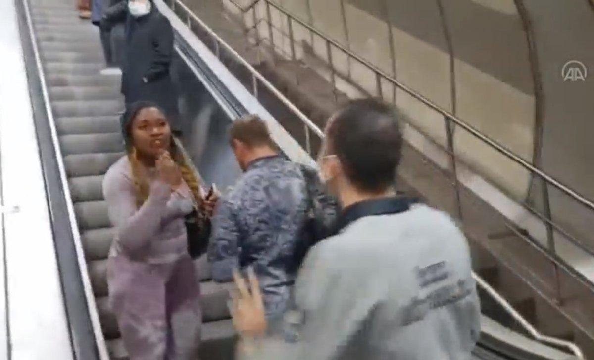 İstanbul’da yabancı uyruklu yolcu ve arkadaşı metrodan indirildi