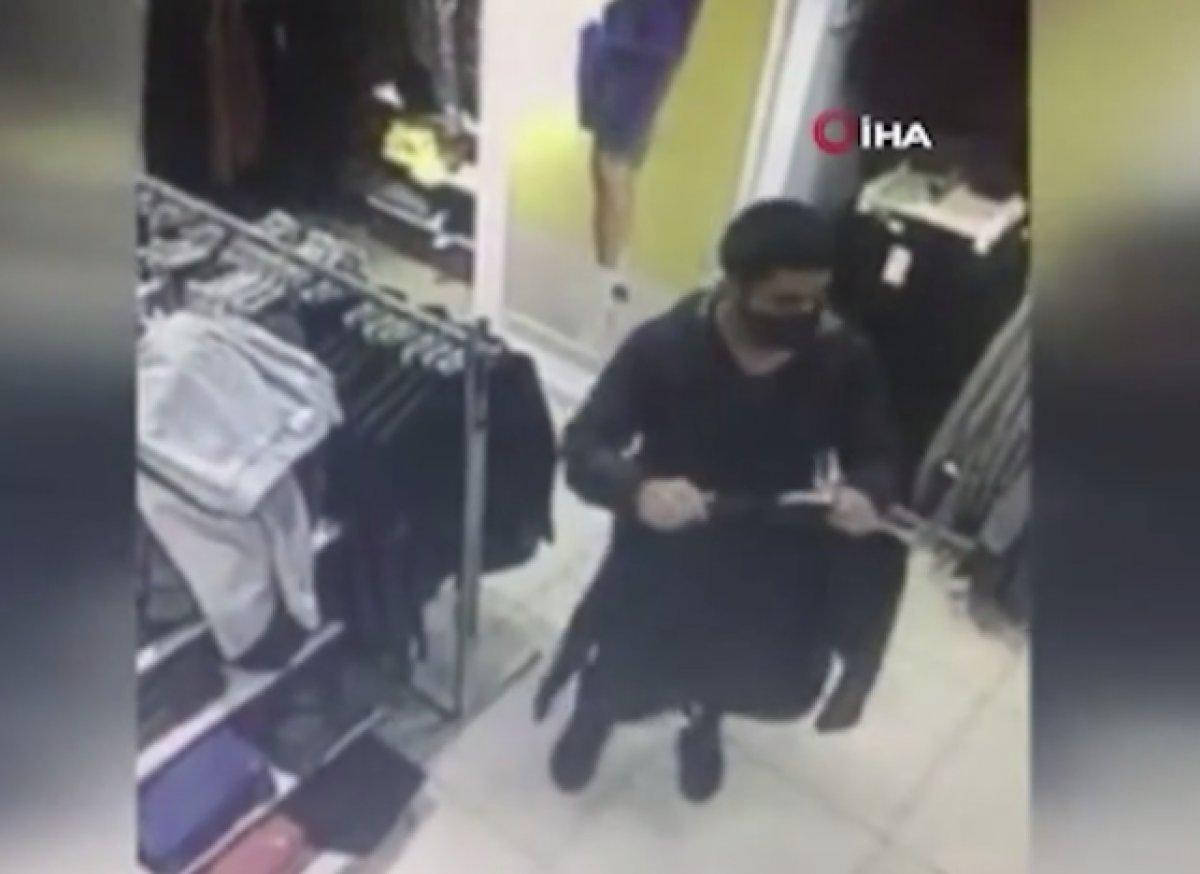 Bakırköy'de aynı mağazadan 3 kez kıyafet çalan şahıs yakalandı