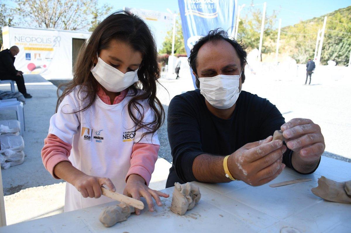 CHP'li Kuşadası Belediyesi'nden çocuklara heykel atölyesi