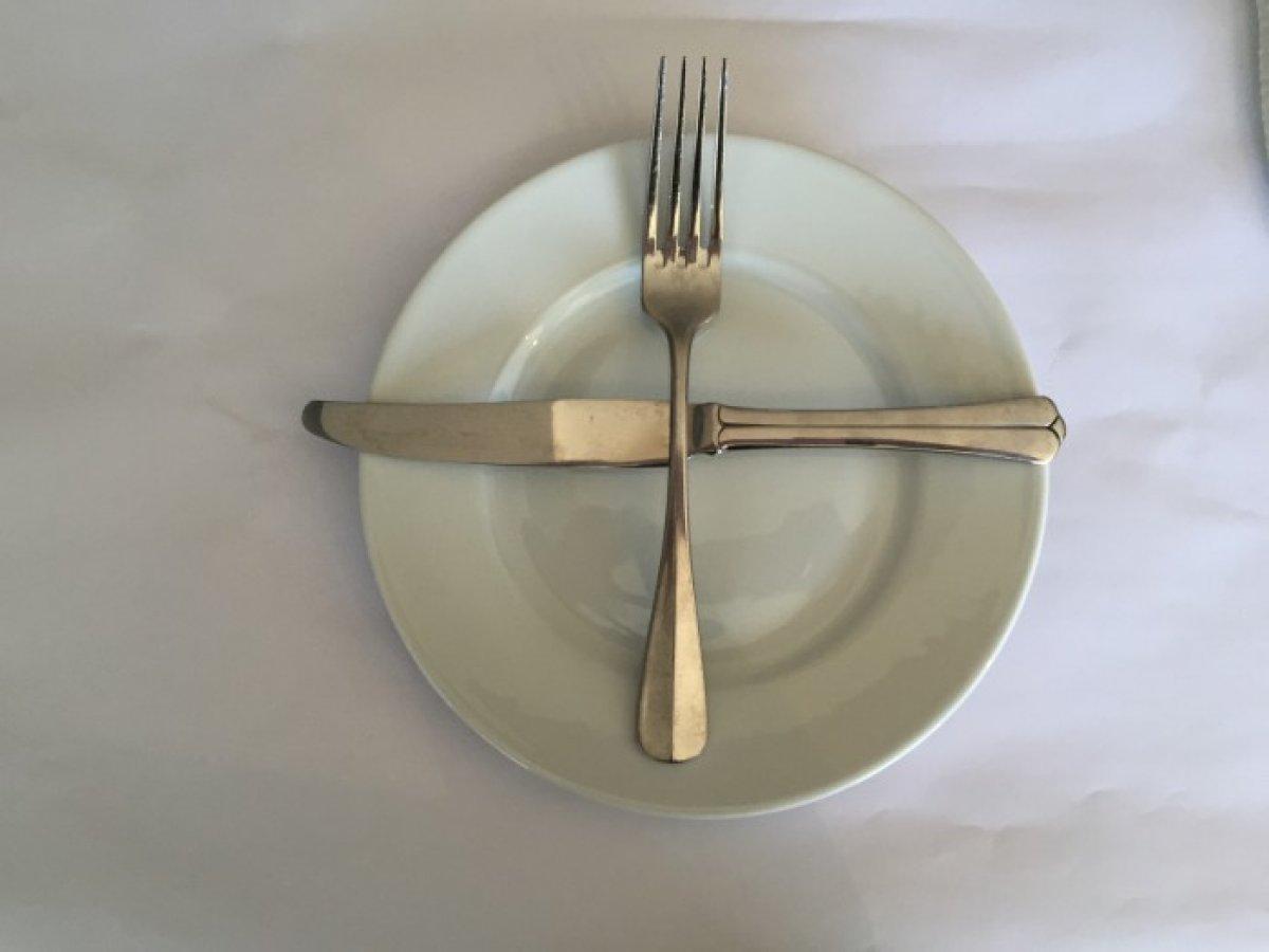 Adab-ı Muaşeret 101: Çatal bıçak duruşları ve anlamları