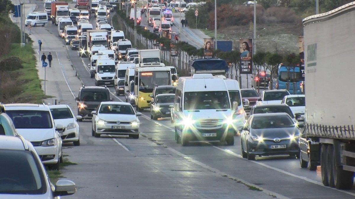 İstanbul'da kaldırımı 3'üncü şerit yaptılar