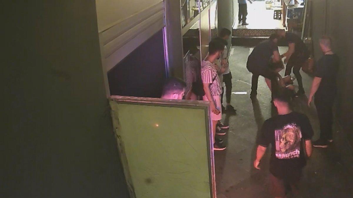 Beyoğlu’nda, güvenlik görevlisinin parmağını koparan kadın tahliye edildi