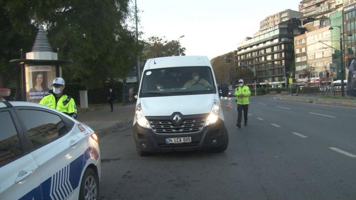 Beyoğlu'nda okul servisleri ve sürücüler denetlendi