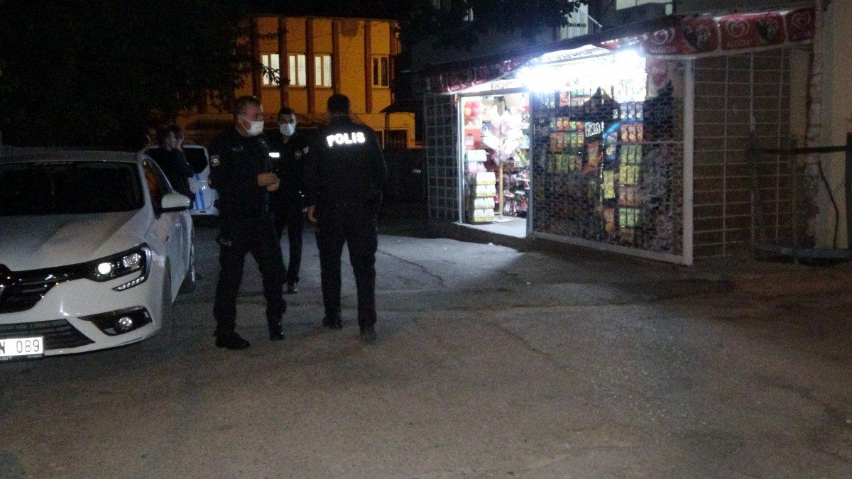 Adıyaman'da maskeli hırsız bakkalı soymaya çalıştı