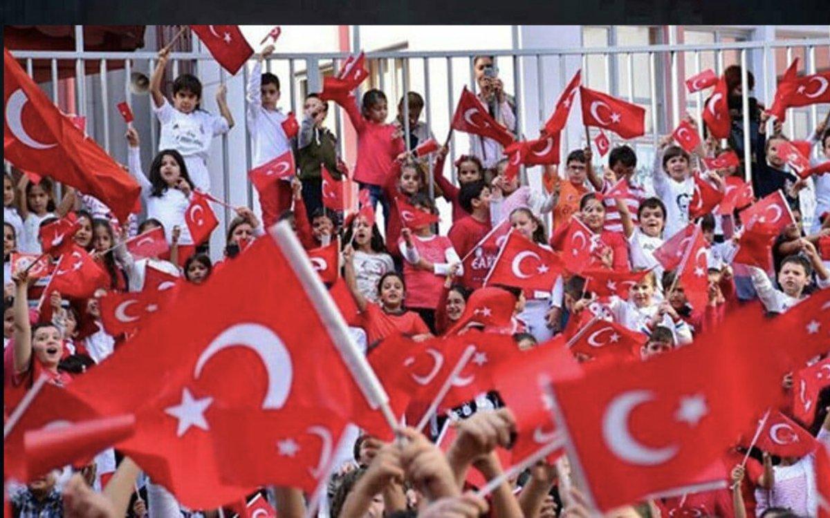 Yarın okullar yarım gün mü, tatil mi? 28 Ekim Perşembe dersler kaçta bitecek?