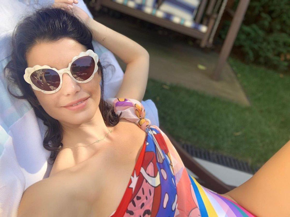 Beren Saat, dişlerini yaptırdı
