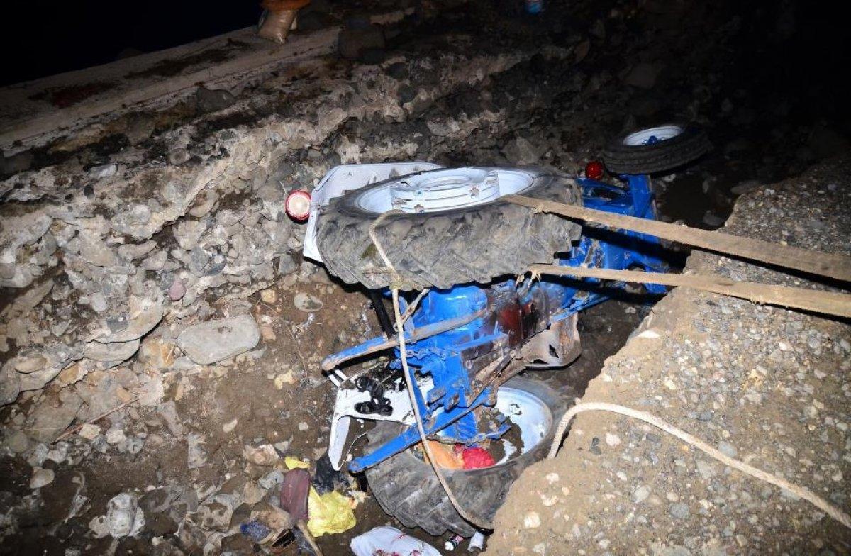 Samsun’da traktör devrildi: 2 ölü