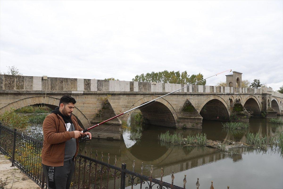 Edirne'deki Tunca Nehri çöplüğe döndü