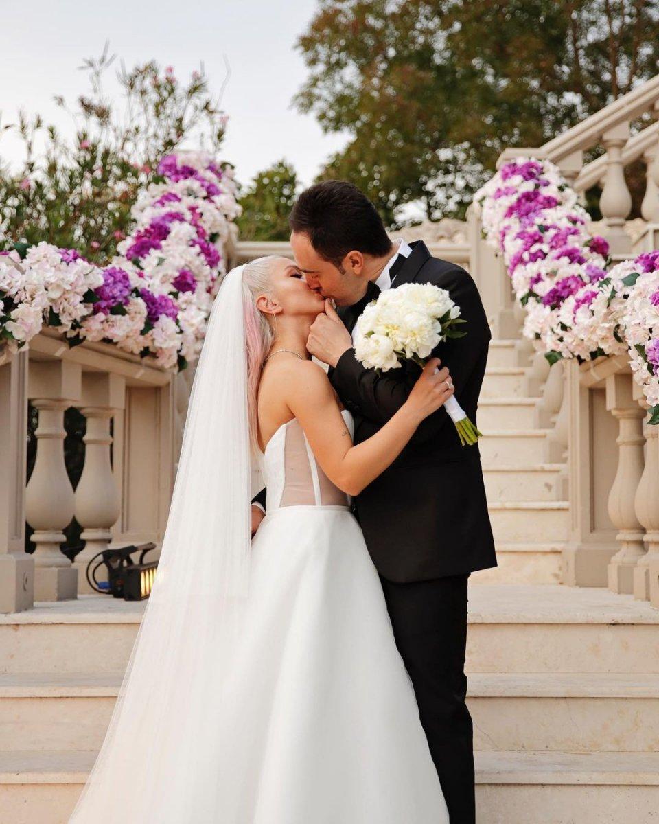 Ece Seçkin'in düğün fotoğrafları