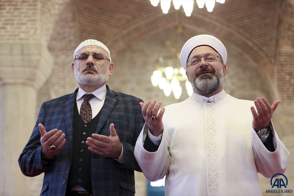 Diyanet İşleri Başkanı Ali Erbaş, Şuşa'da ezan okudu