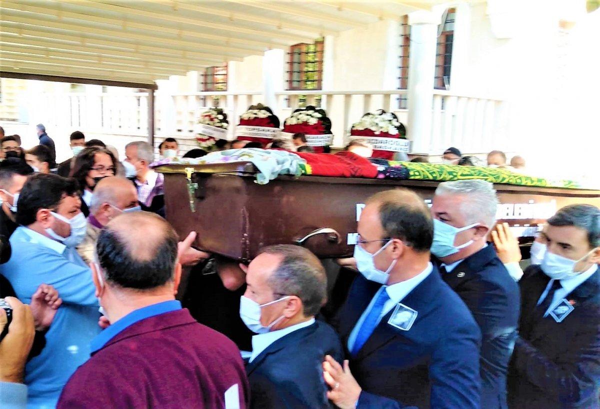 Boğazı kesilerek öldürülen Şebnem Şirin, son yolculuğuna uğurlandı