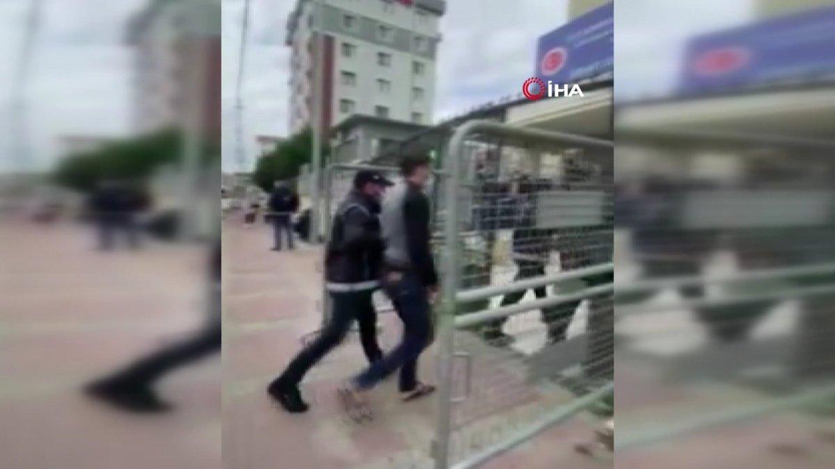 Muz yiyen Suriyelilerden 11’i yakalandı