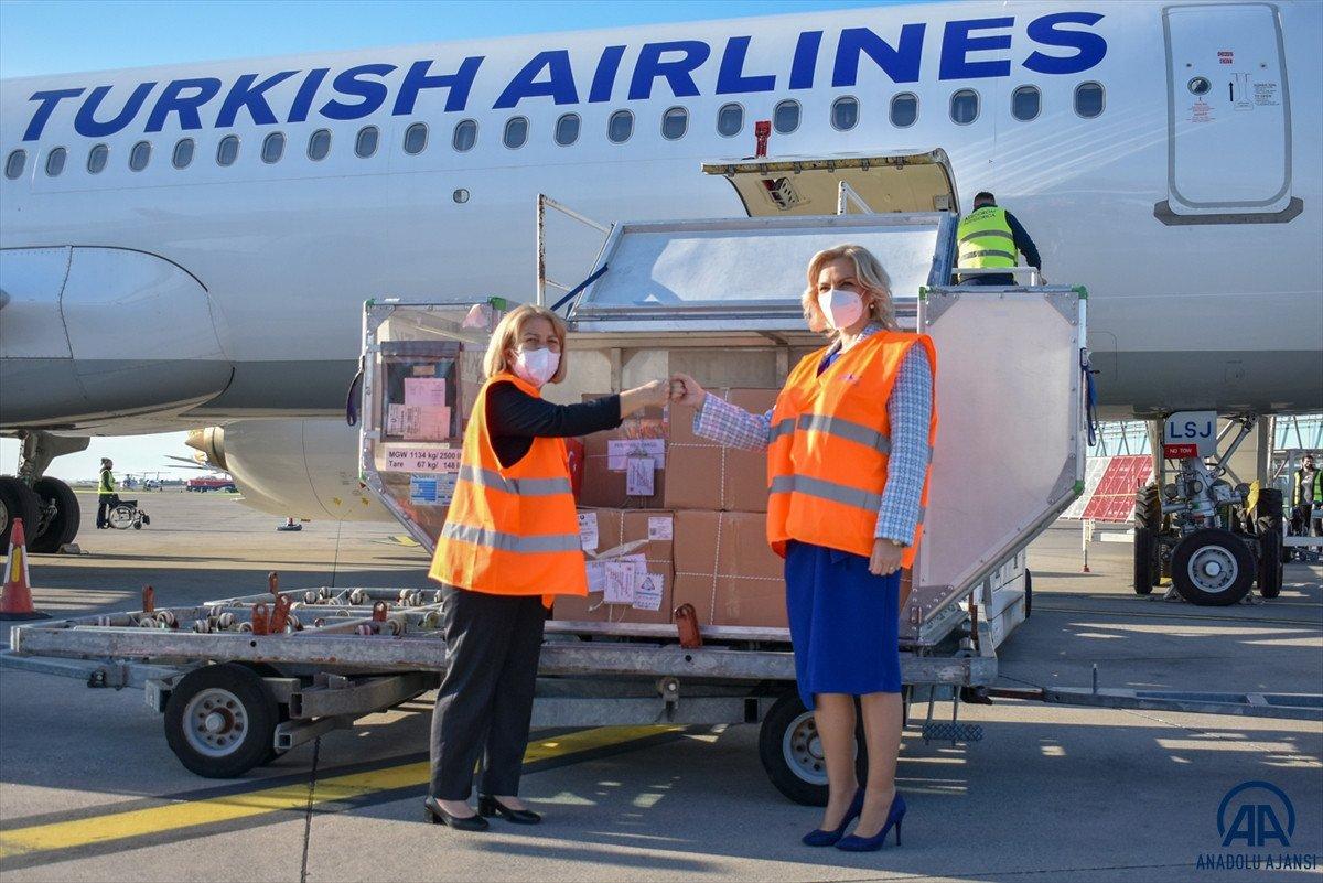 Türkiye'nin hibe ettiği 100 bin doz aşı Karadağ'a ulaştı