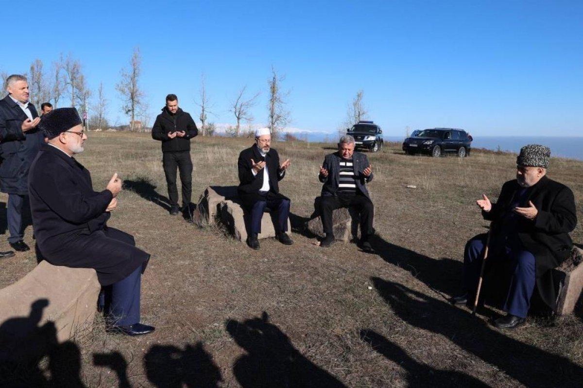Ali Erbaş'tan Şuşa'da şehitler için dua