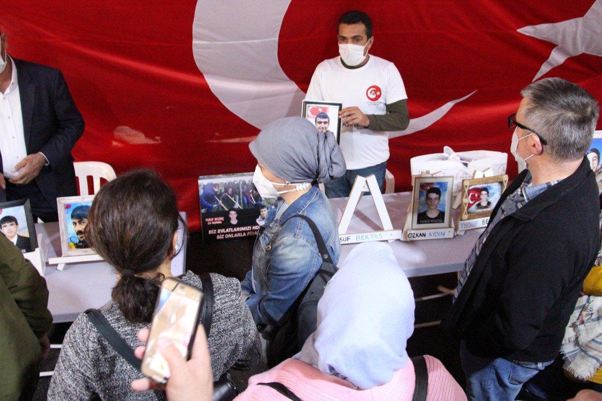 Gurbetçilerden evlat nöbetindeki ailelere ziyaret