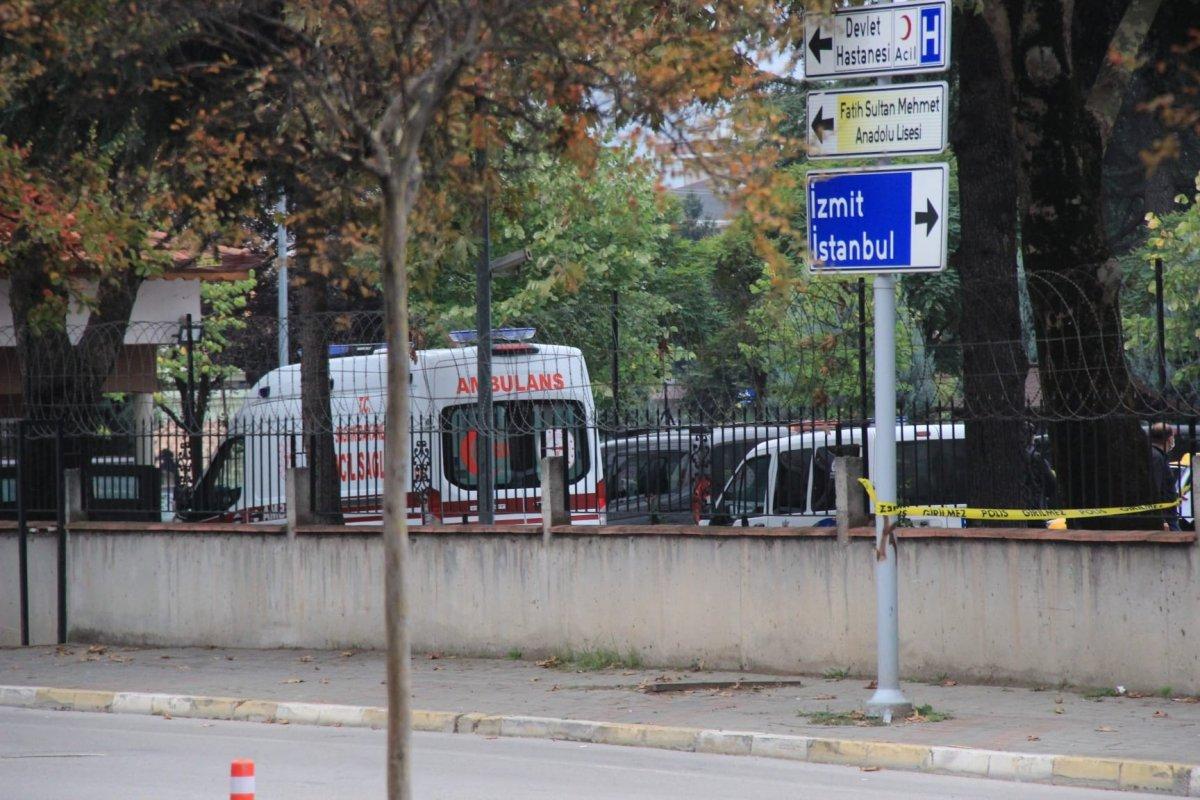 Kocaeli'de öldürdüğü sevgilisini taksiyle emniyetin bahçesine götürdü