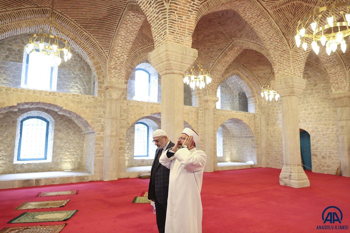 Diyanet İşleri Başkanı Ali Erbaş, Şuşa'da ezan okudu