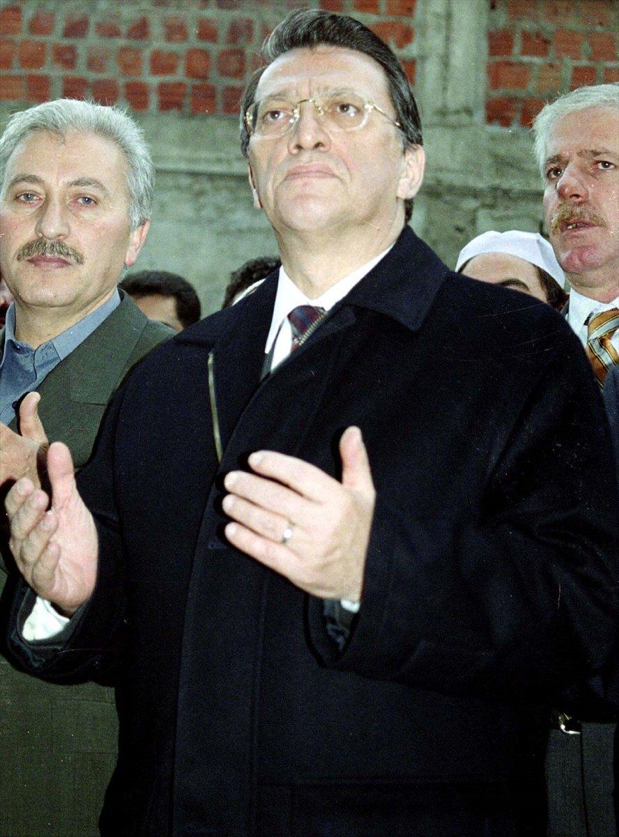 Mesut Yılmaz'ın vefatının üzerinden bir yıl geçti