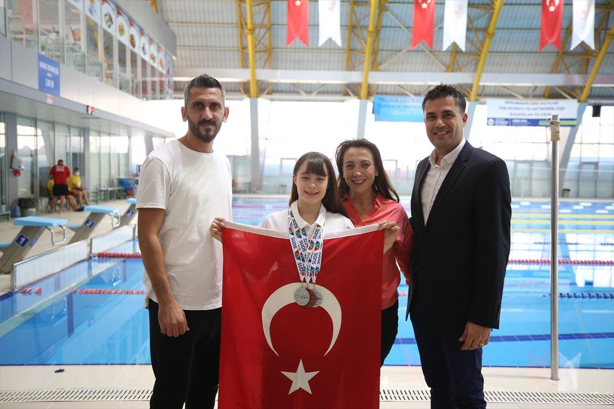 Özel sporcu Ada Zehra'nın 4 dünya rekoru sevinci