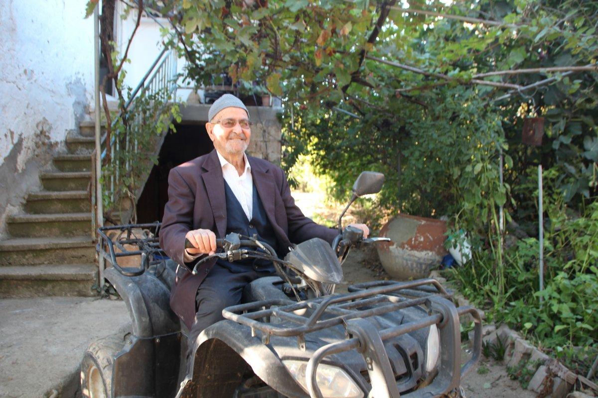Bilecik'te 92 yaşındaki adam ATV motoruna gözü gibi bakıyor