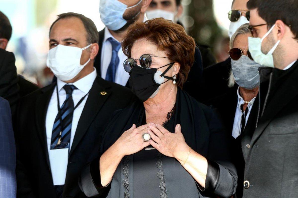 Mesut Yılmaz'ın vefatının üzerinden bir yıl geçti