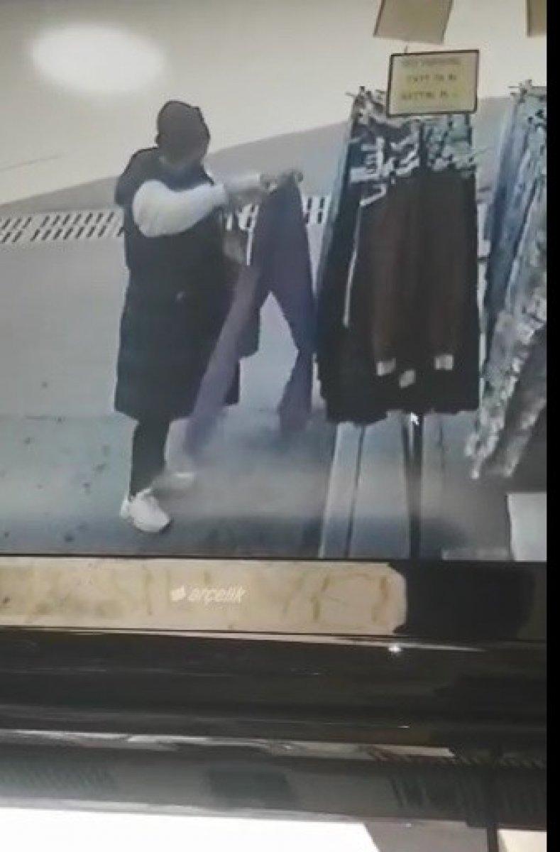 Kocaeli'de mağazasından eşofman çalan hırsızı tartakladı
