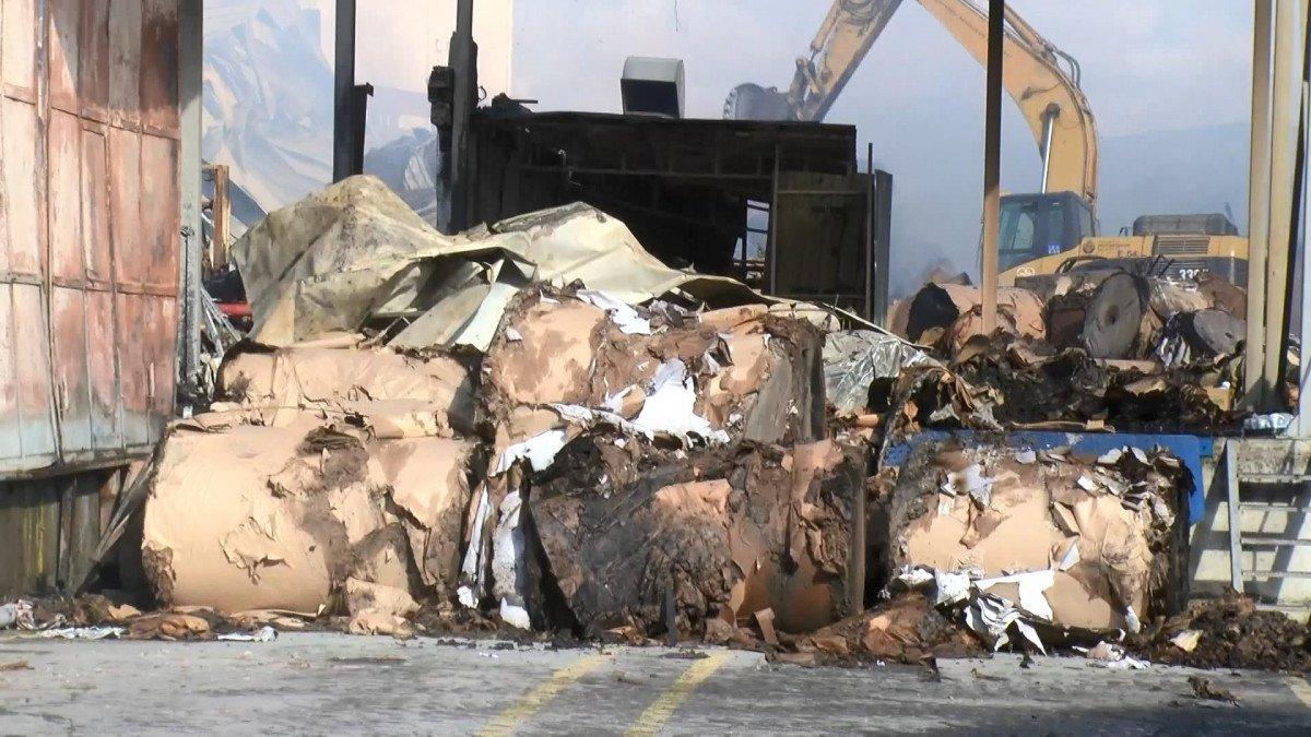 Esenyurt'ta fabrikada yangın 1 işçi hayatını kaybetti