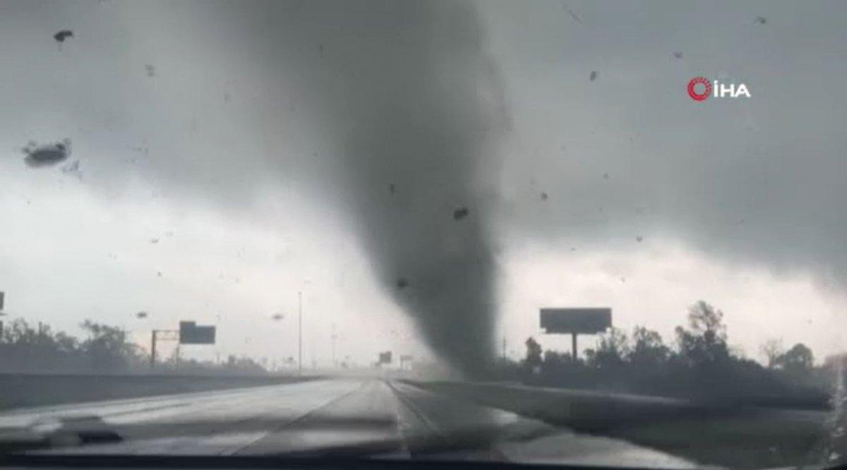 ABD’de kara yolunda çıkan dev hortum kamerada