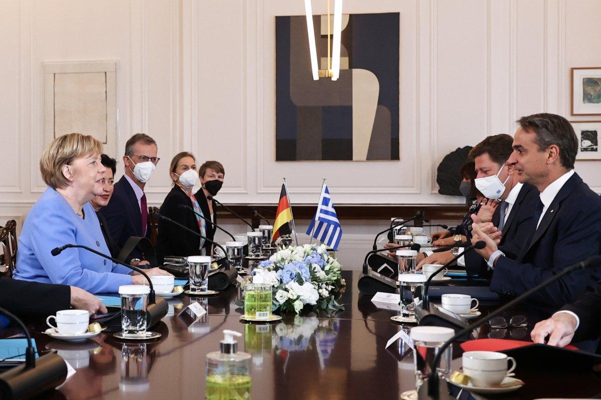 Angela Merkel, Yunanistan'da Kiryakos Miçotakis ile görüştü