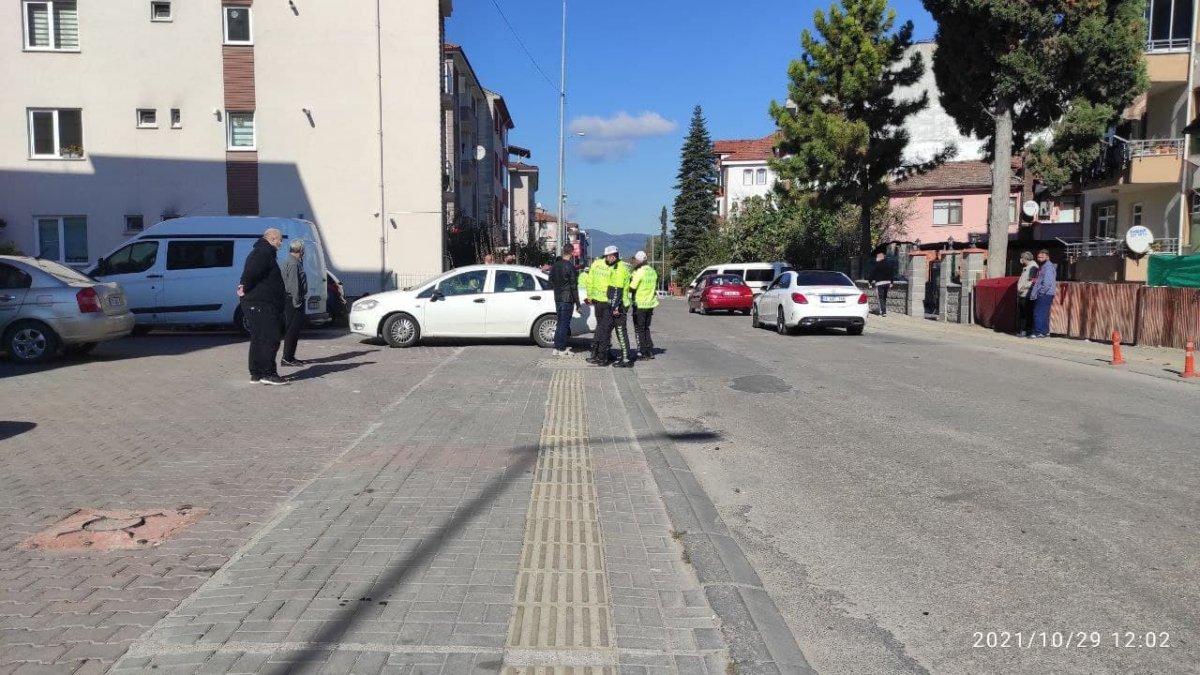 Bartın’da iki kardeşe otomobil çarptı: 1'i ağır yaralı