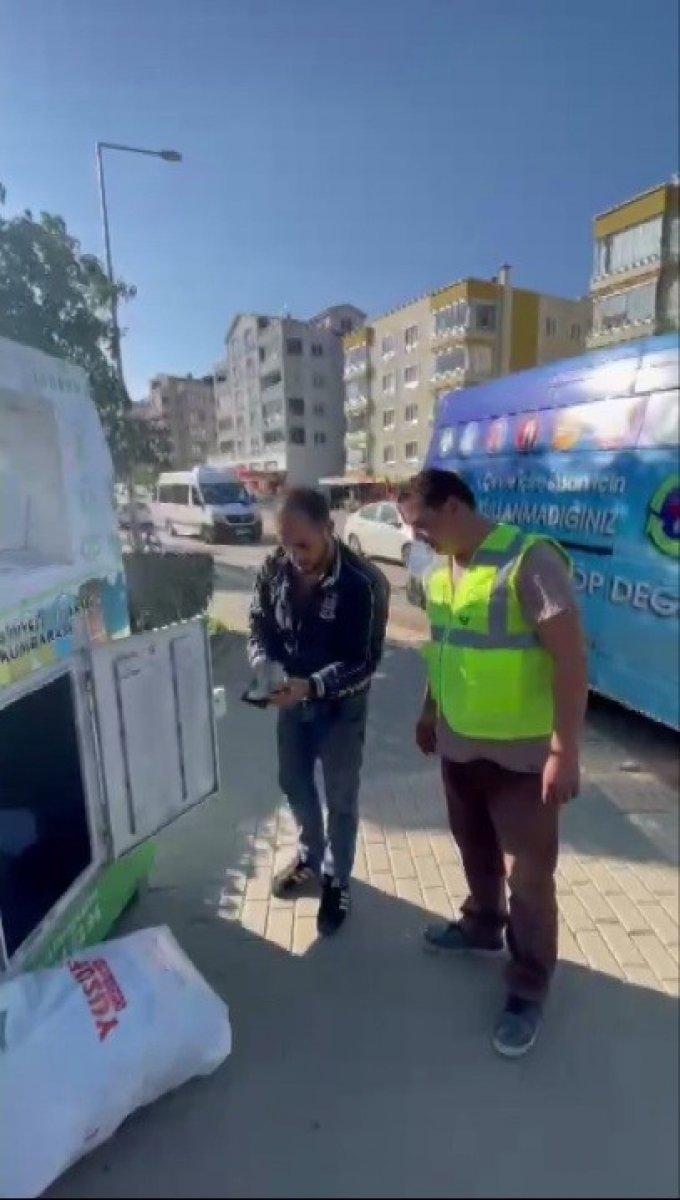 Bursa'da eşinin eski eşya kumbarasına attığı cüzdanı böyle buldu