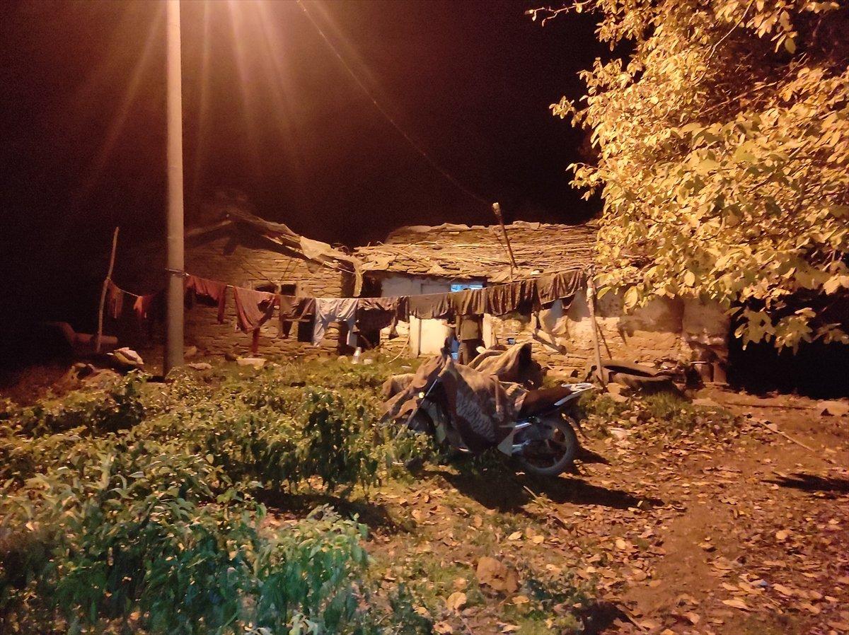 Manisa'da tartıştığı kuzenini tüfekle öldürdü