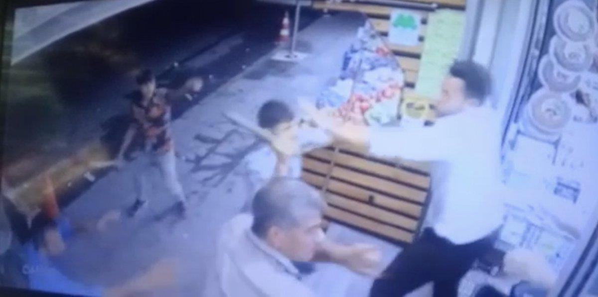 Kağıthane'de sopa ve dubalı market baskını