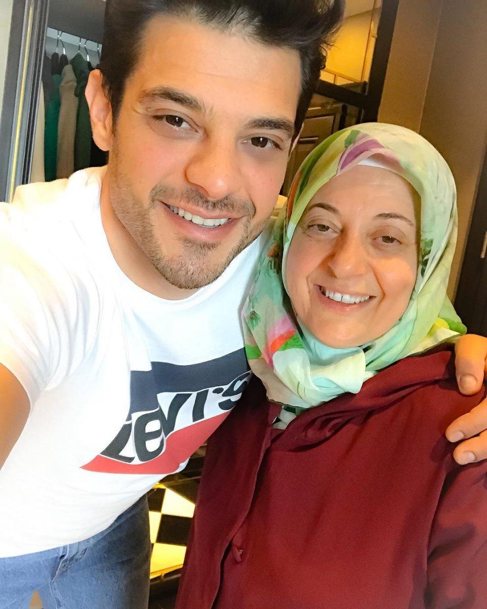 Hadise sevgilisi Mehmet Dinçerler'in annesiyle yemek yedi