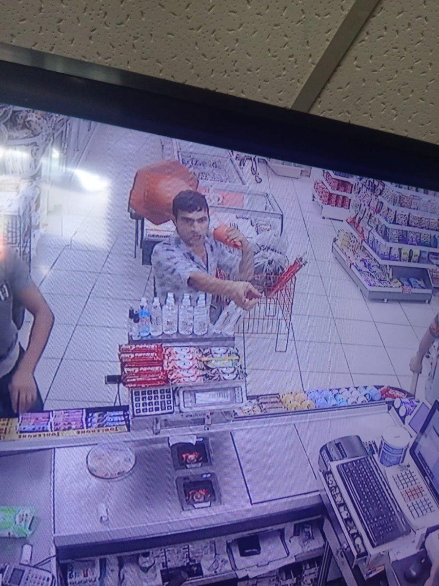 Kağıthane'de sopa ve dubalı market baskını