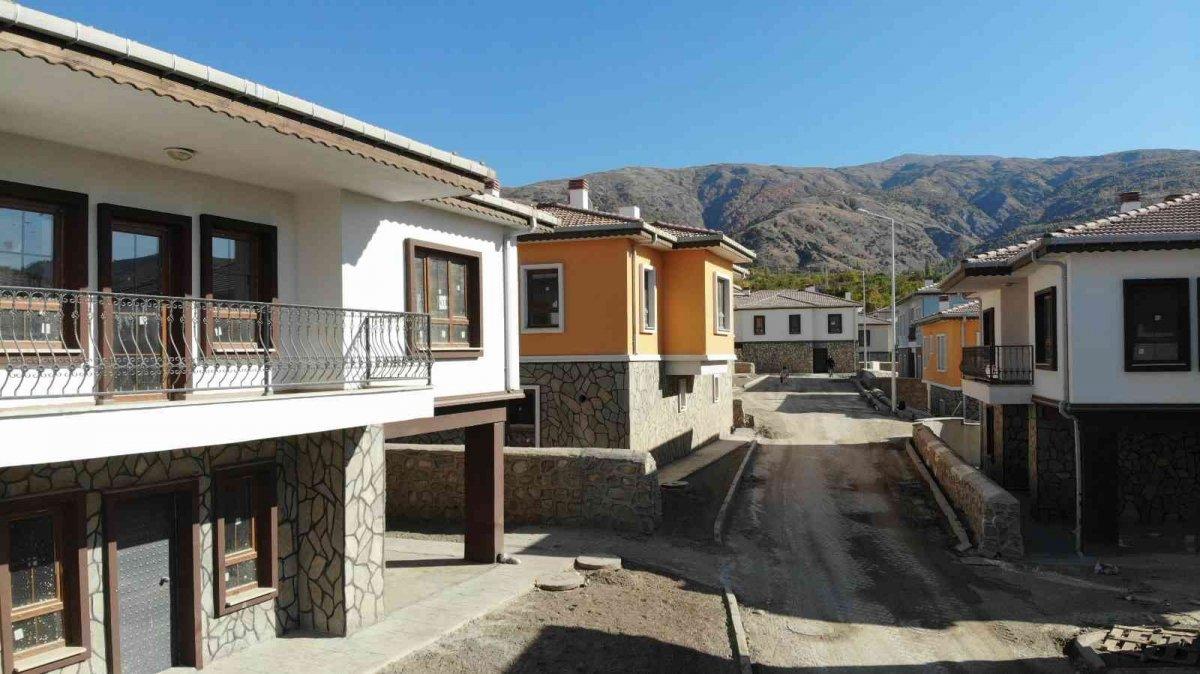 İzmir'de afetzedelere 63 milyon lira yardım yapıldı