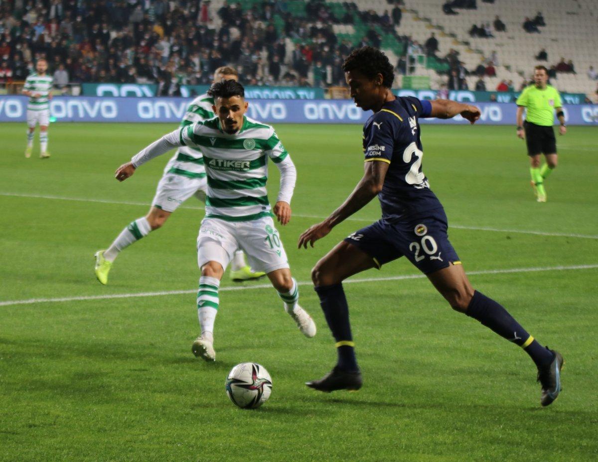 Konyaspor, Fenerbahçe'yi 2 golle geçti