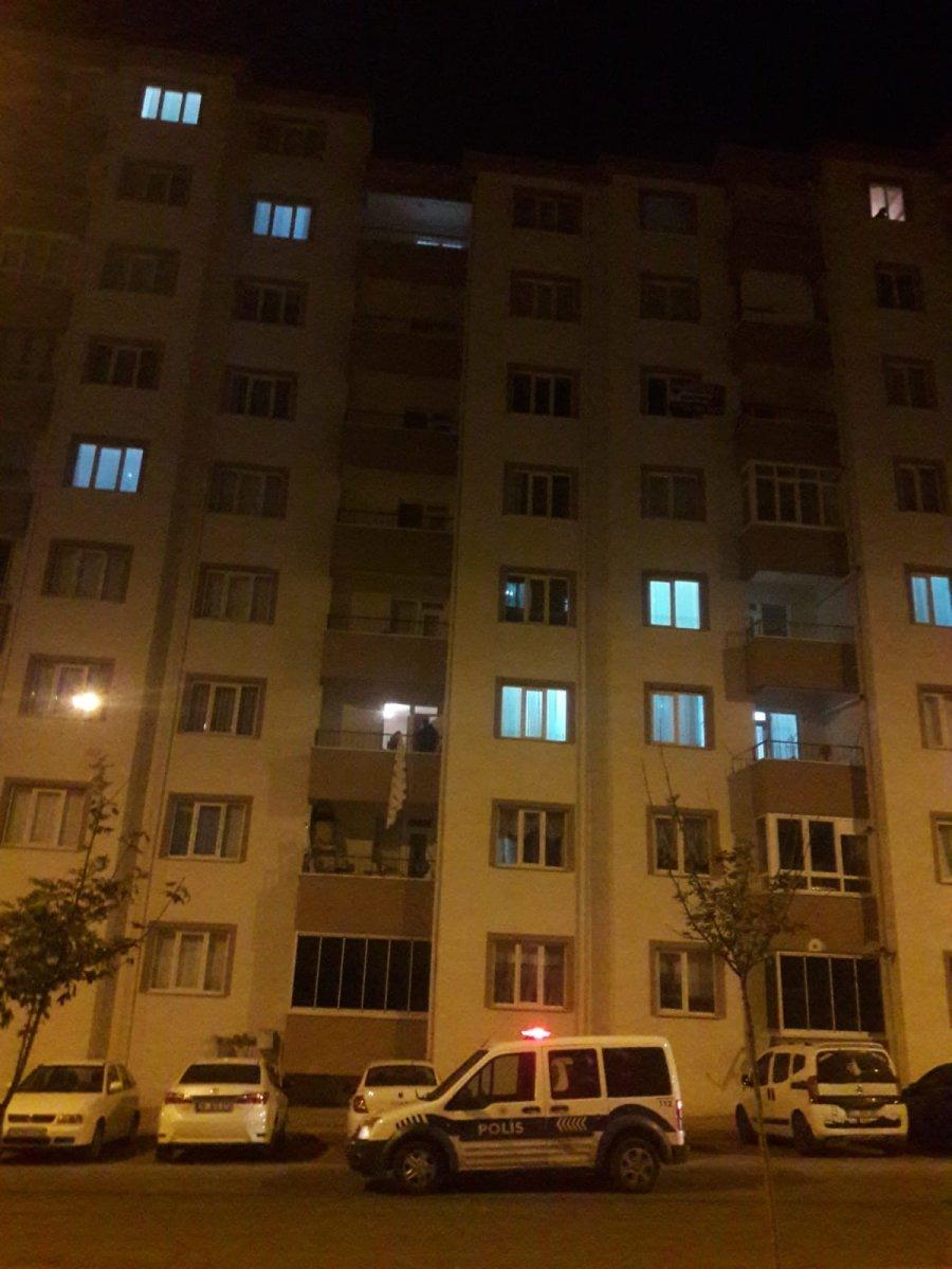 Kayseri'de eşiyle tartıştıktan sonra çarşafla kaçmaya çalıştı, düşüp yaralandı