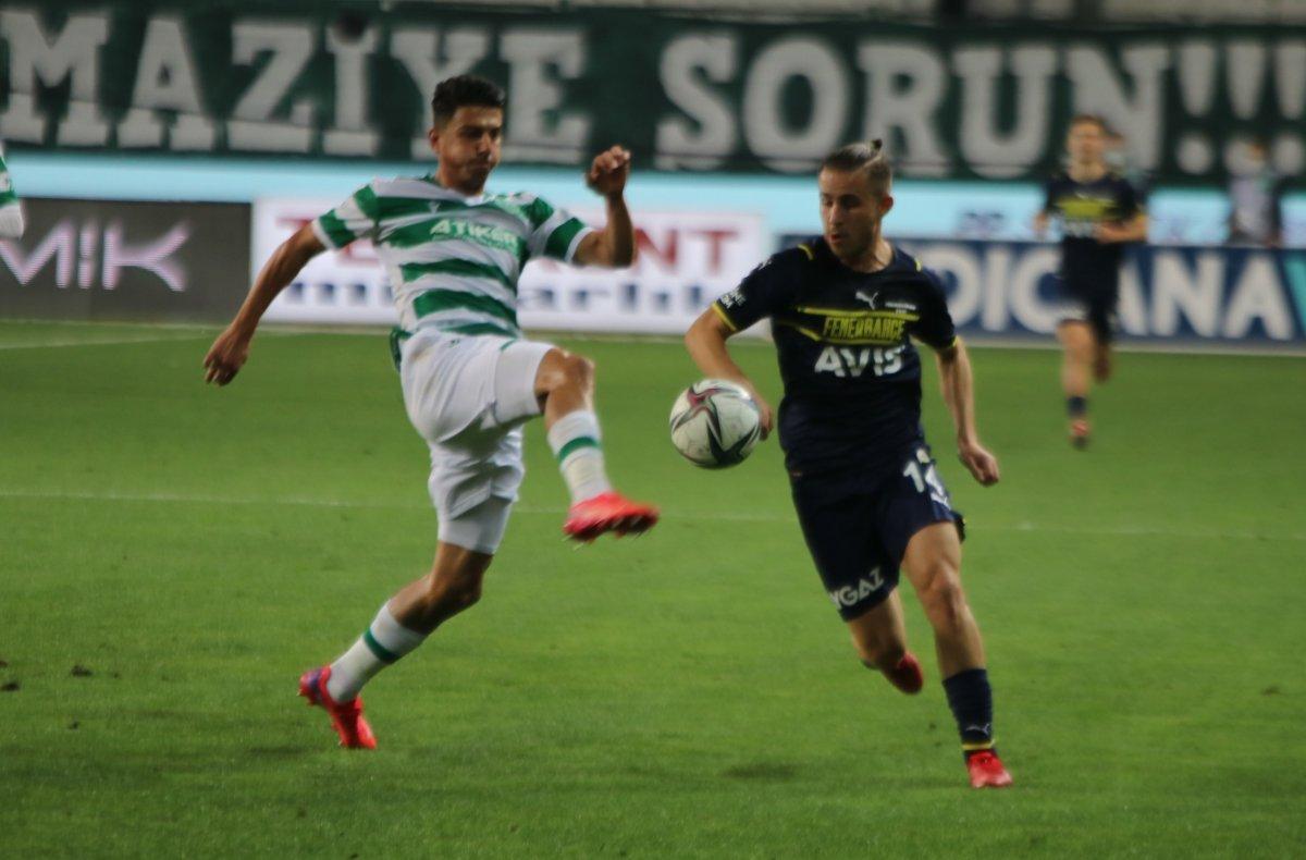 Konyaspor, Fenerbahçe'yi 2 golle geçti