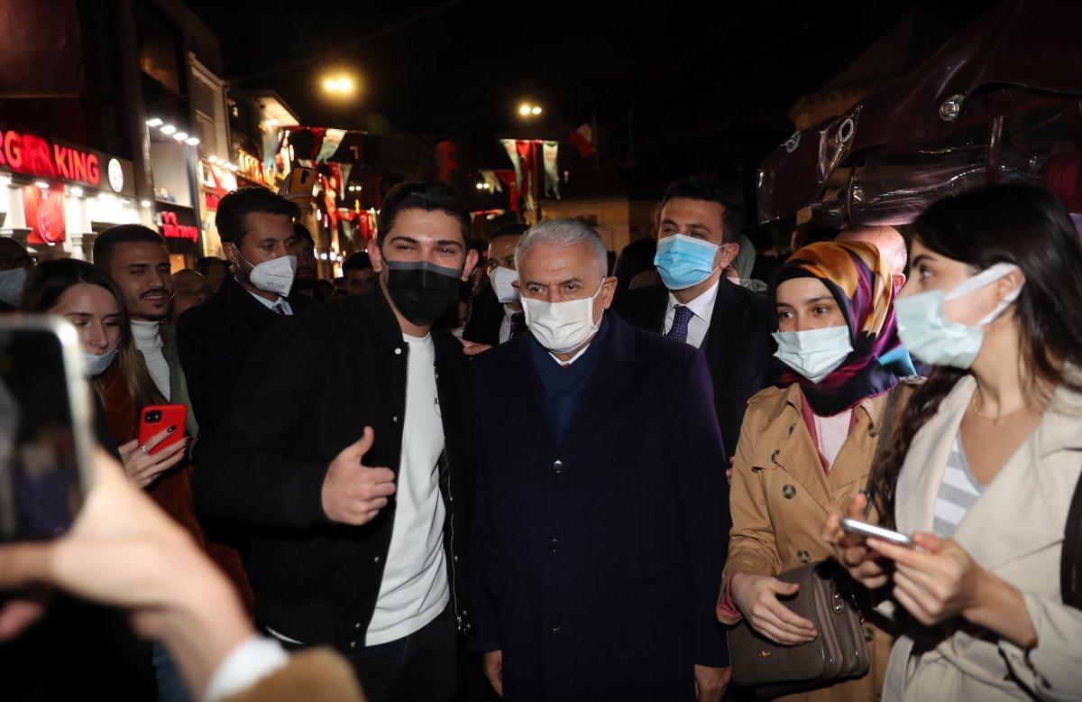 Binali Yıldırım ve Mustafa Varank, İstiklal'de gezdi