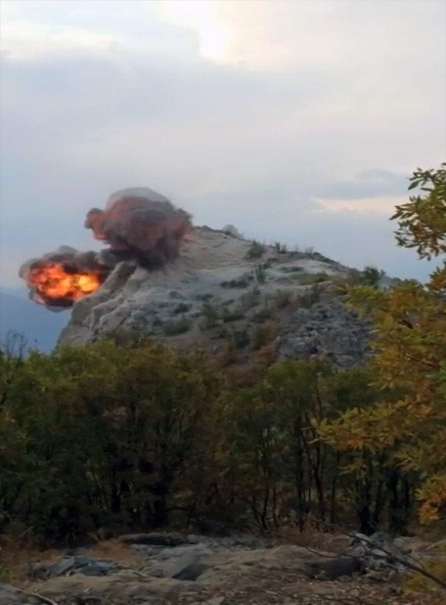 Avaşin'de 4 terörist silahlarını bırakarak teslim oldu