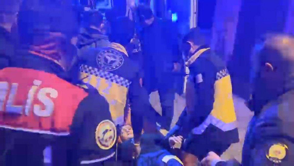 Bursa'da izinsiz çarşıya giden eşini bıçakladı