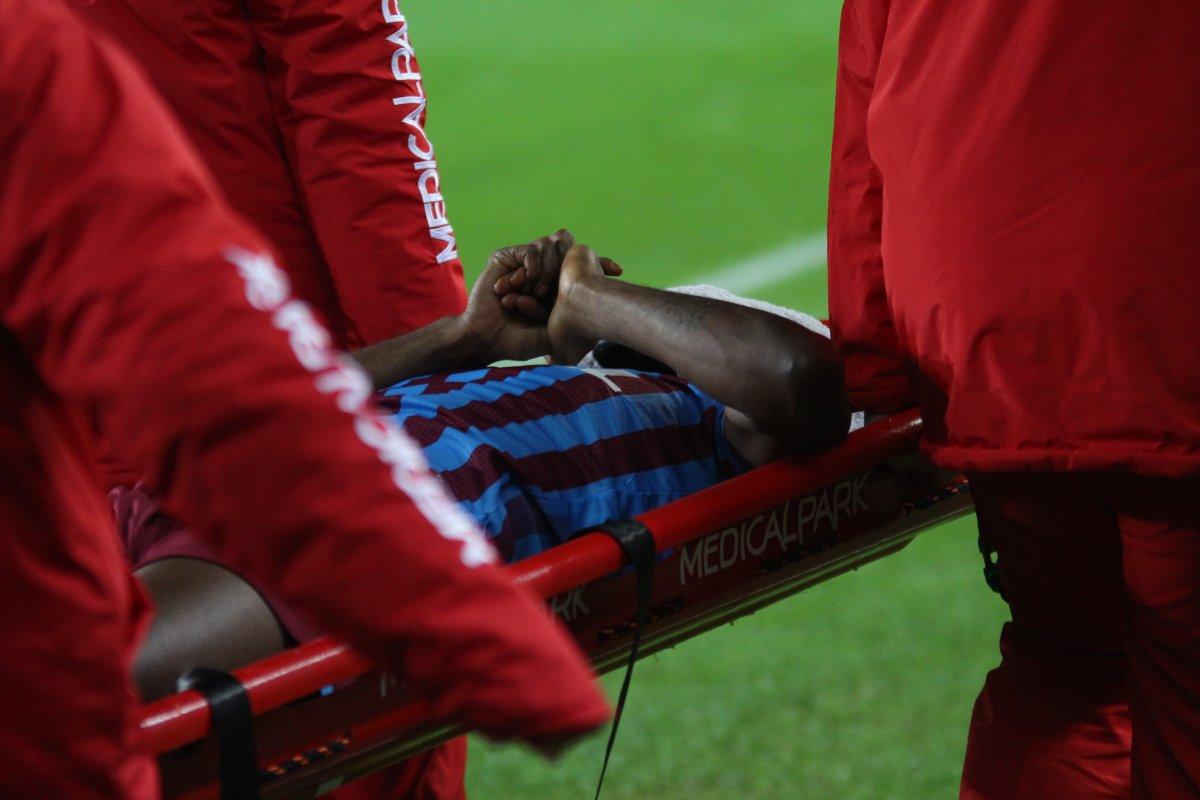 Trabzonspor'da Gervinho'nun yan çapraz bağları koptu