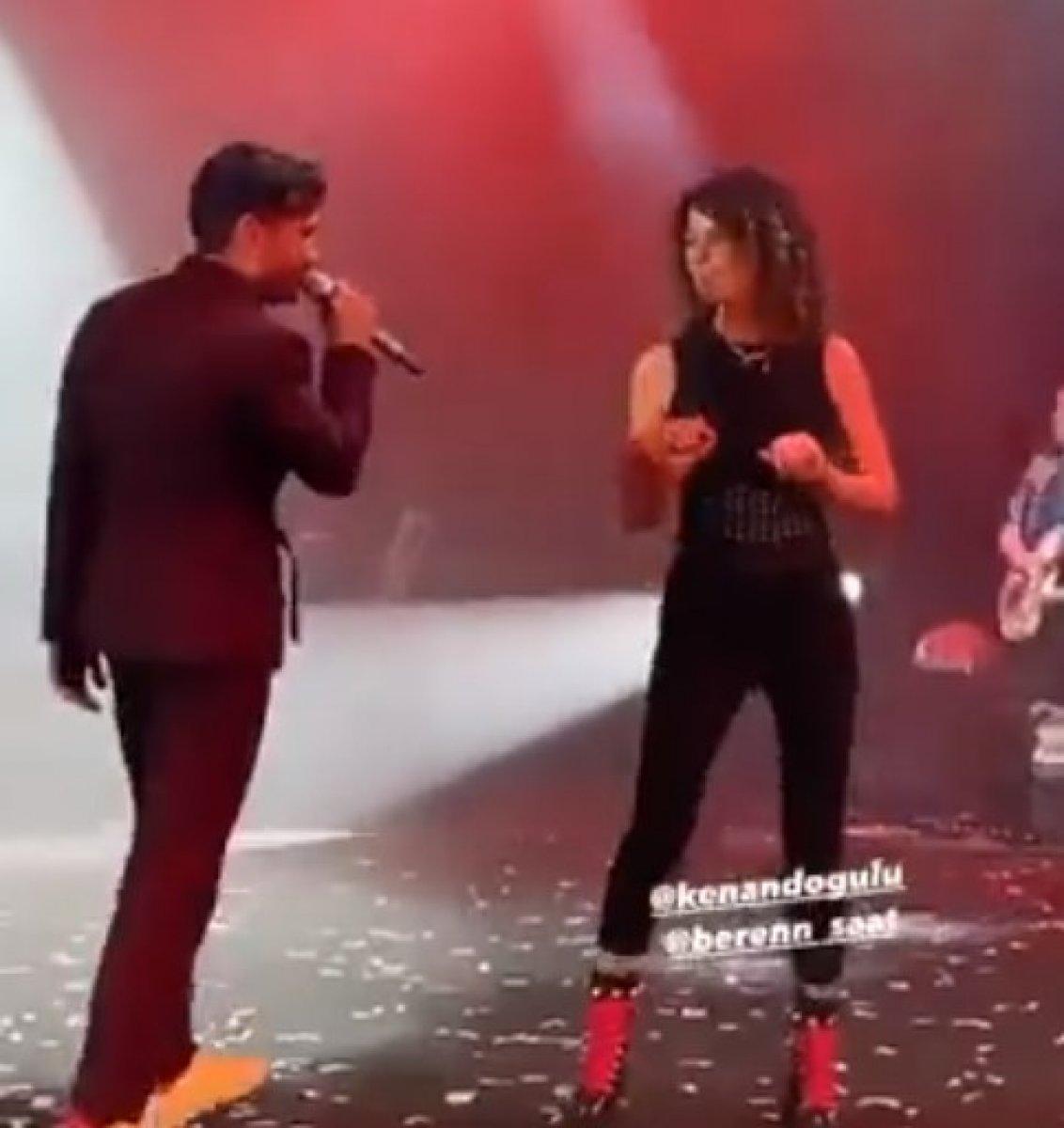 Kenan Doğulu ve Beren Saat sahnede dans etti